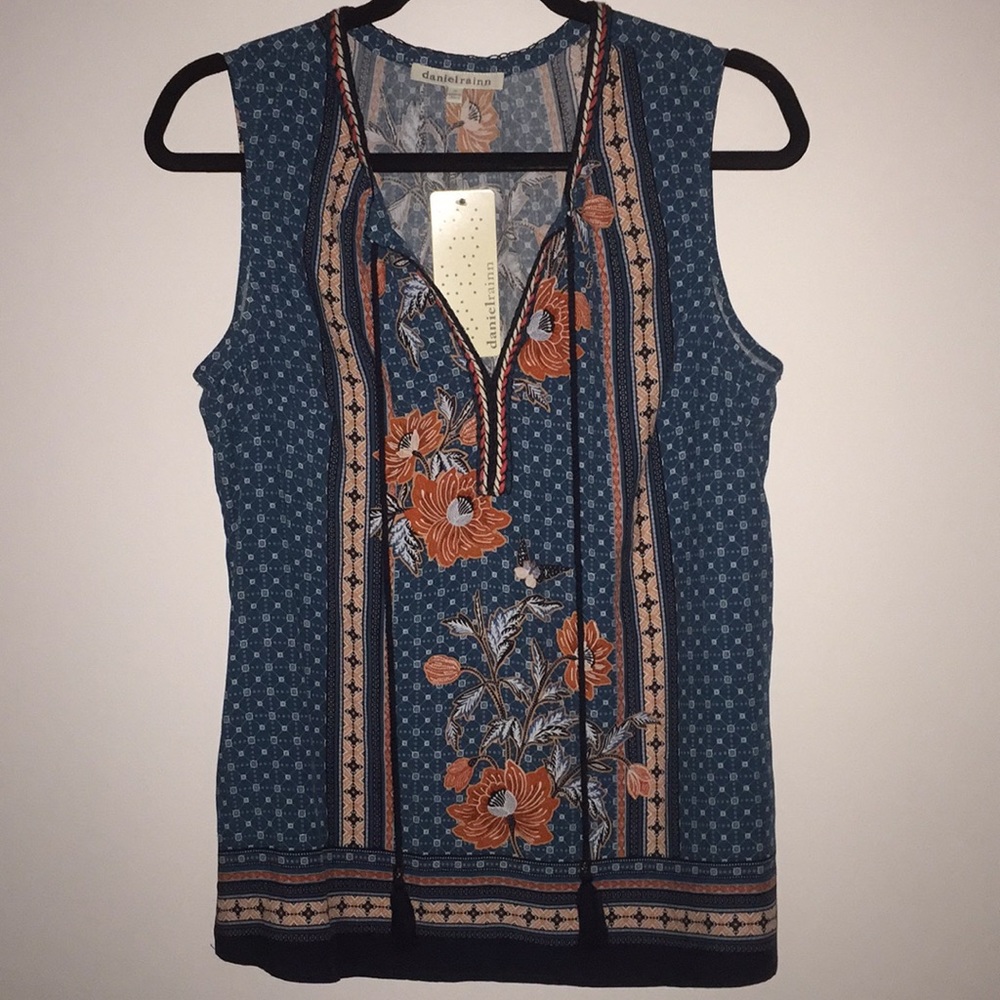 NWT Daniel Rainn Medium blouse no sleeves